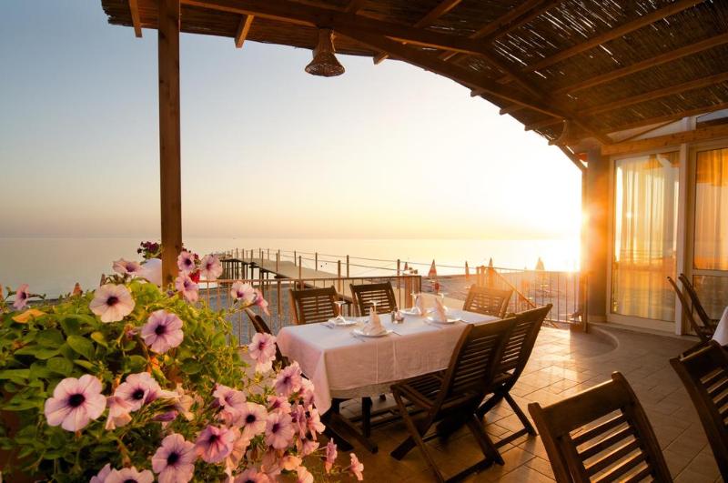 Aragosta Hotel & Restaurant