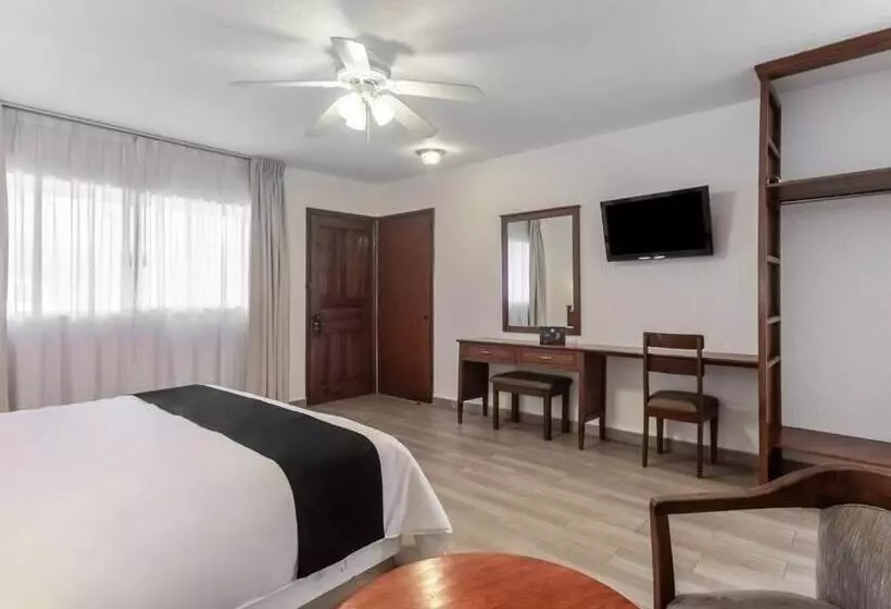 هتل Capital O Mansión Los Arcos