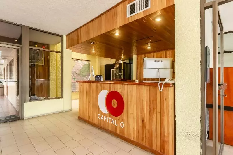 هتل Capital O Mansión Los Arcos