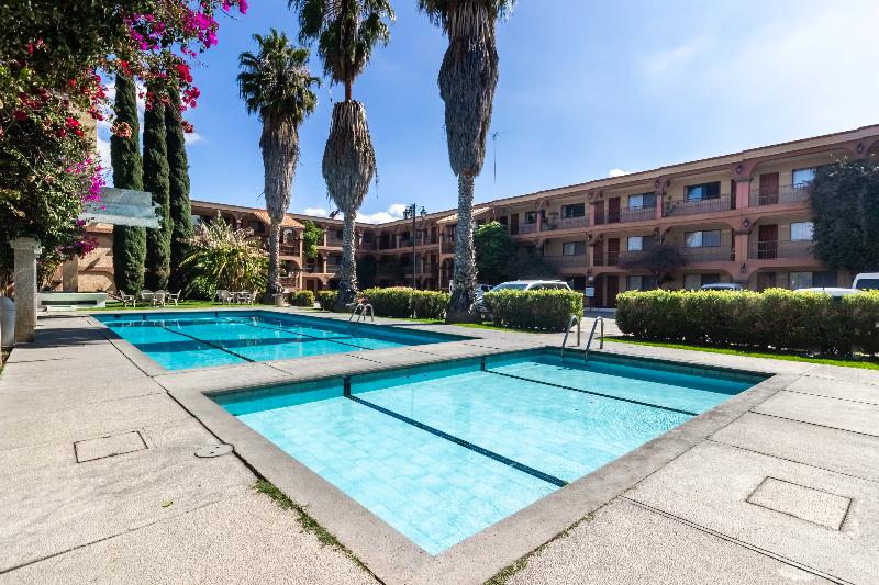 هتل Capital O Mansión Los Arcos