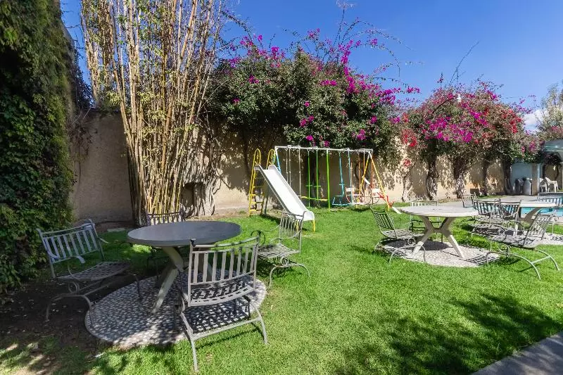 هتل Capital O Mansión Los Arcos