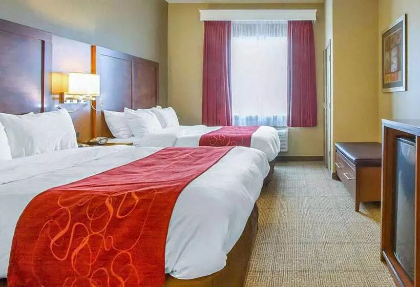 Отель Comfort Suites