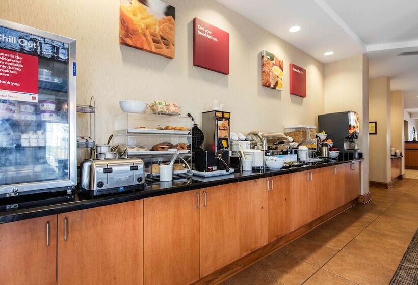 호텔 Comfort Suites