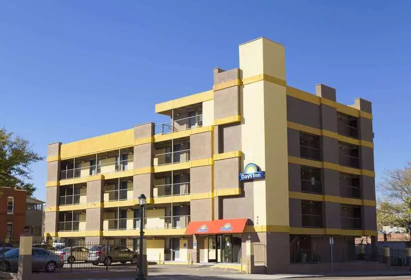 בית מלון כפרי Days Inn By Wyndham Denver Downtown