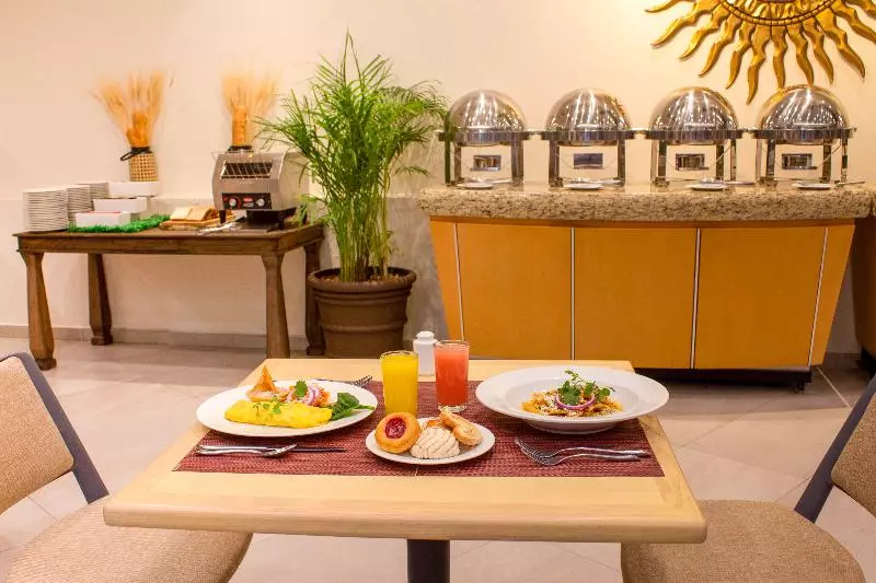 호텔 Guadalajara Plaza Expo