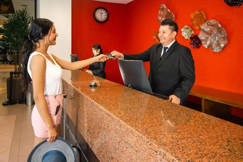 호텔 Guadalajara Plaza Expo