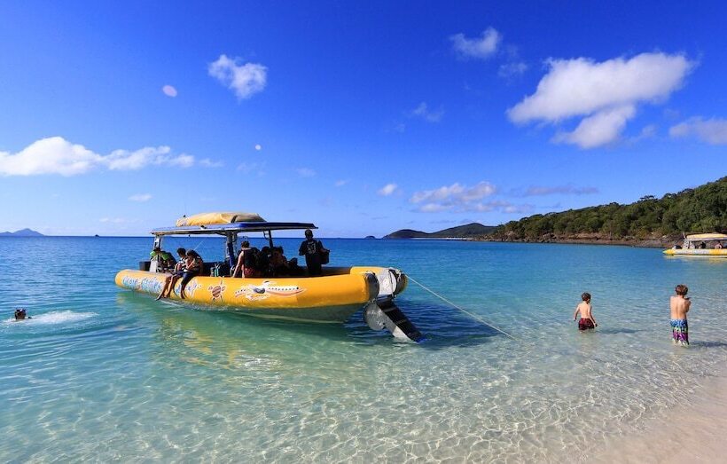 Отель Tasman Holiday Parks   Airlie Beach