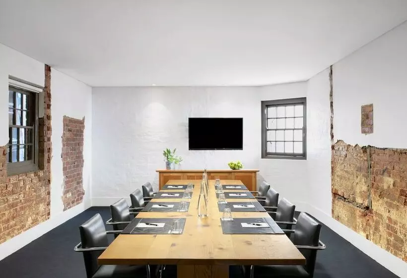 Hotel Peppers Gallery