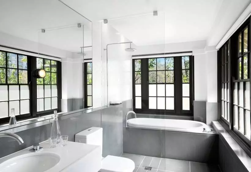 Hotel Peppers Gallery