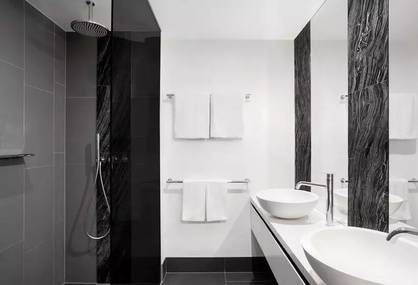 Hotel Peppers Gallery