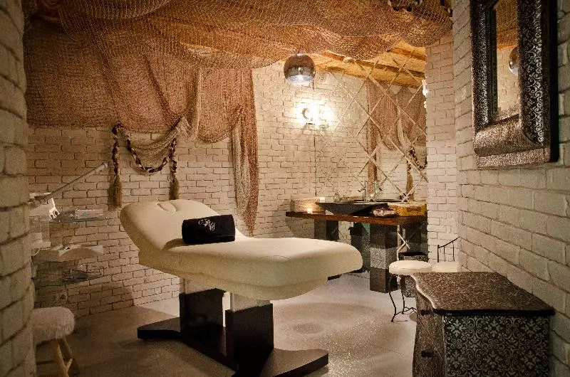 Отель Royal Castle Design & Spa