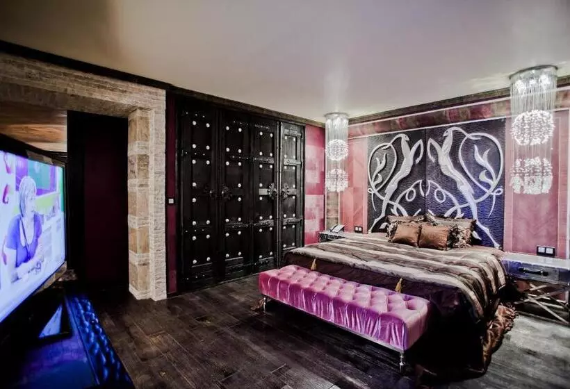 Отель Royal Castle Design & Spa