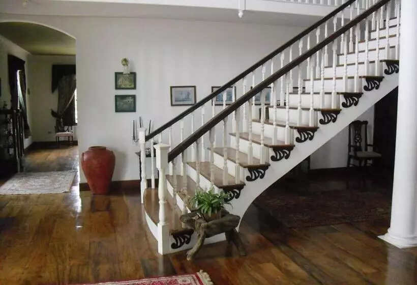 هتل Tamarind Great House