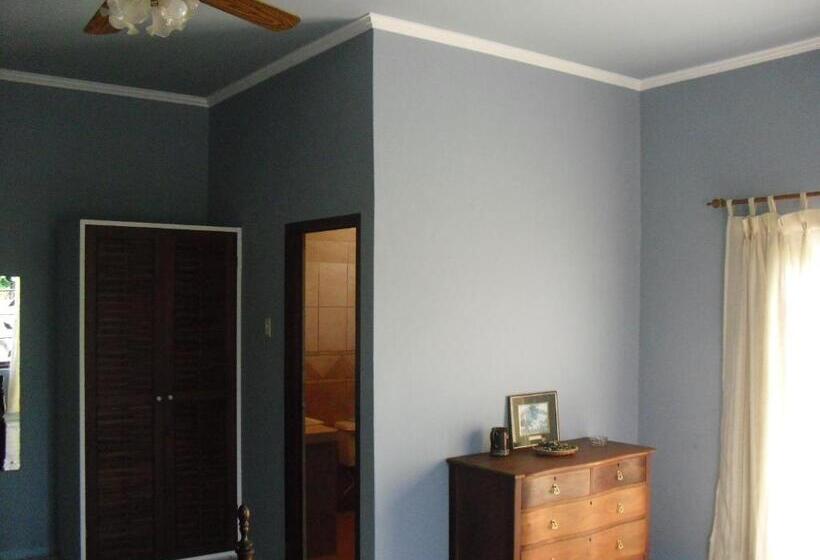 هتل Tamarind Great House