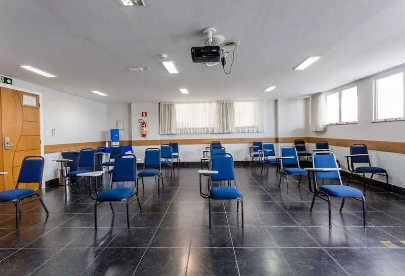 호텔 Victory Suites