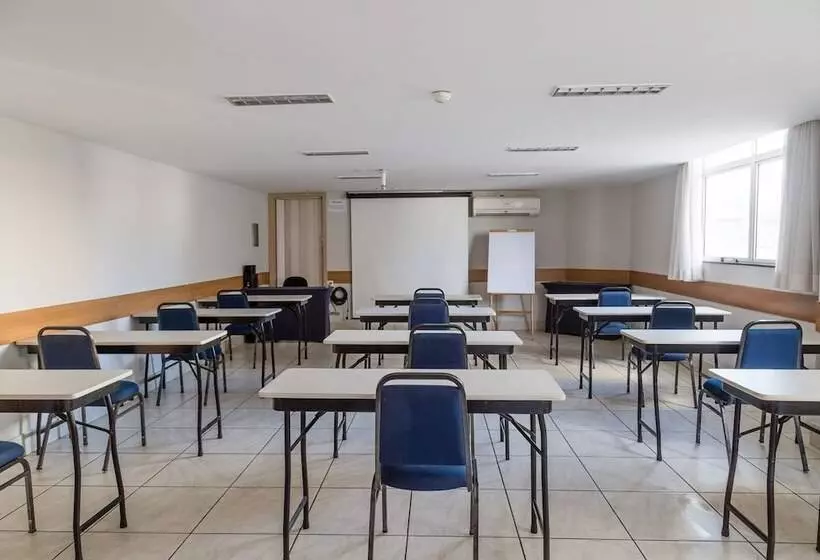 호텔 Victory Suites