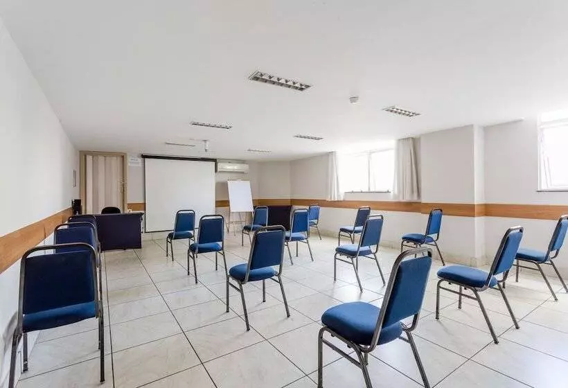 호텔 Victory Suites