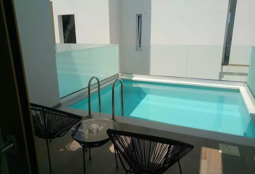 Meropi Hotel & Apartments