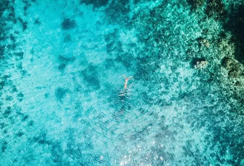 Hotelli Club Tara Island Resort