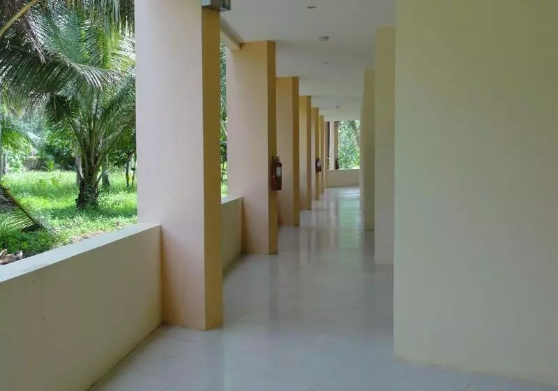 هتل Fiesta Resort