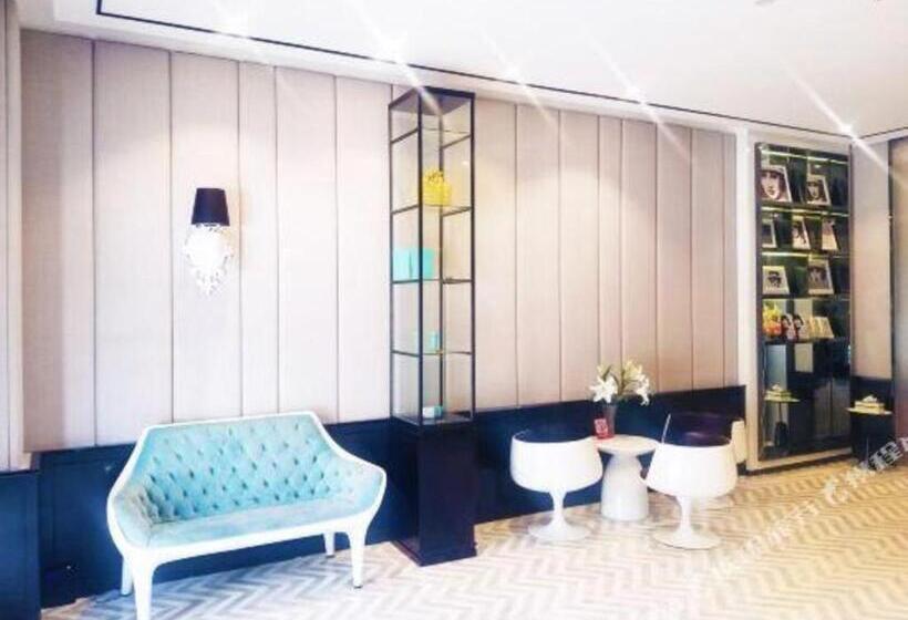 Xana Hotelle Wuhan Lingjiao Lake Wanda Plaza Branch