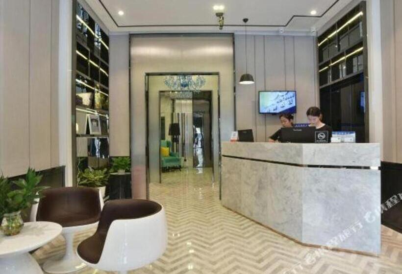 Xana Hotelle Wuhan Lingjiao Lake Wanda Plaza Branch