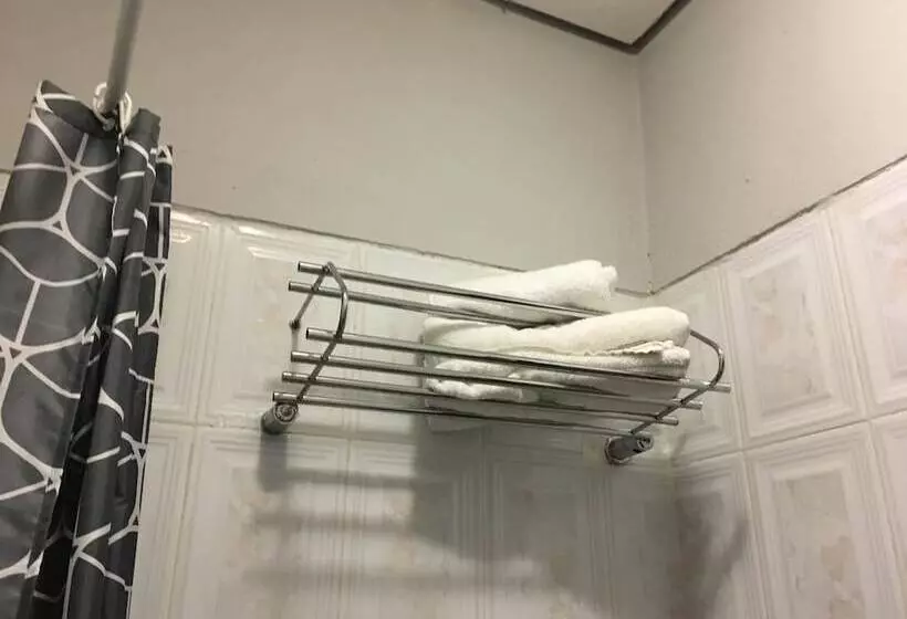 هتل Mivena   On Airport Street