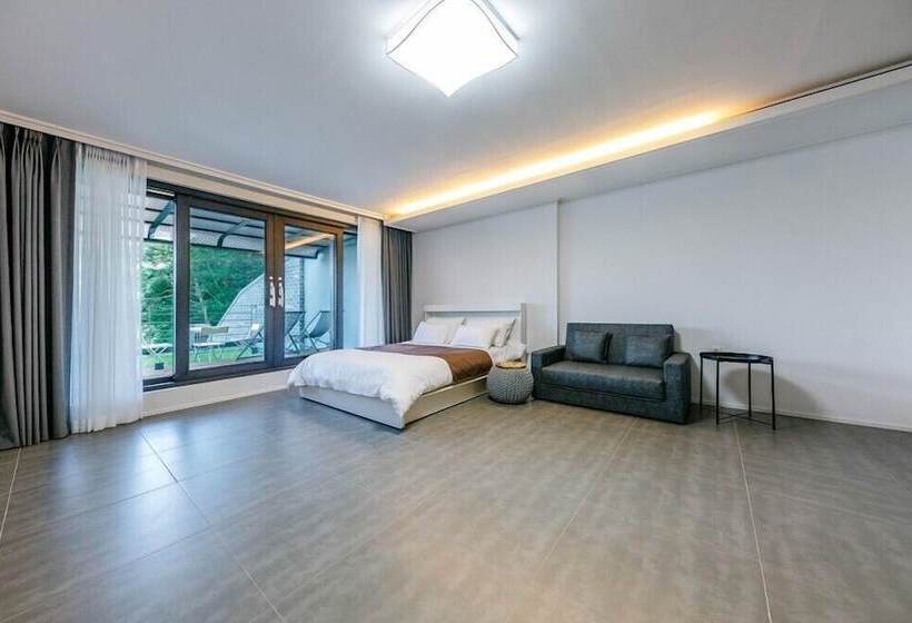 Hotel Rabbit Star Pension