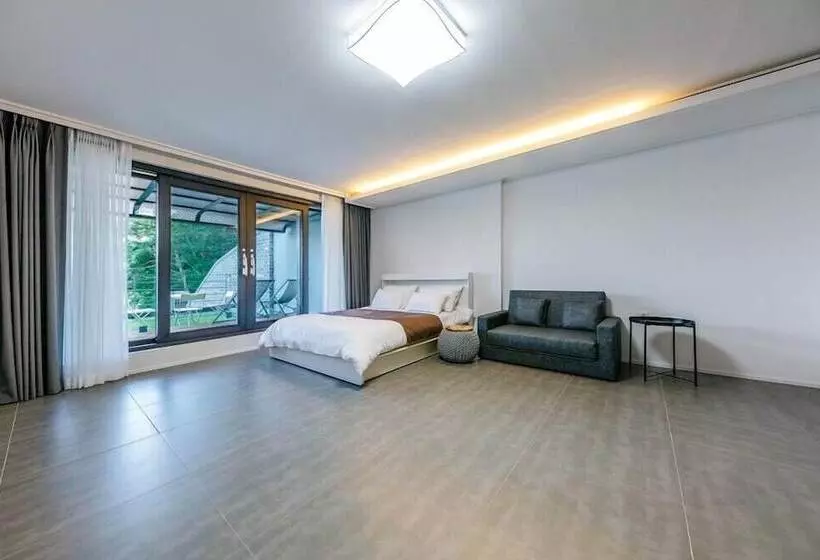 Hotelli Rabbit Star Pension