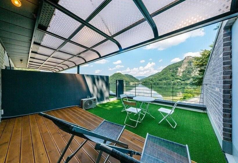 Hotel Rabbit Star Pension