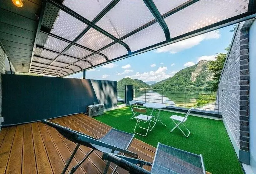 Hotelli Rabbit Star Pension