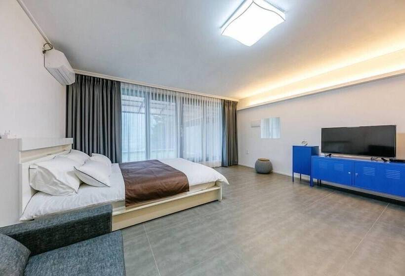 Hotel Rabbit Star Pension