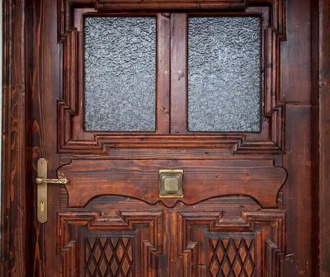 Hotelli To Archontiko Guesthouse Villa