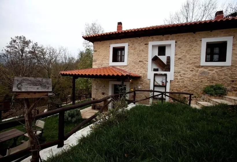 Hotelli To Archontiko Guesthouse Villa