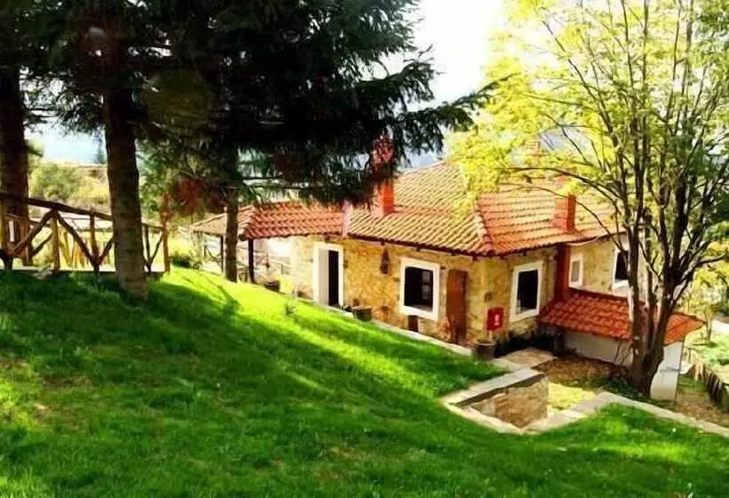 Hotelli To Archontiko Guesthouse Villa