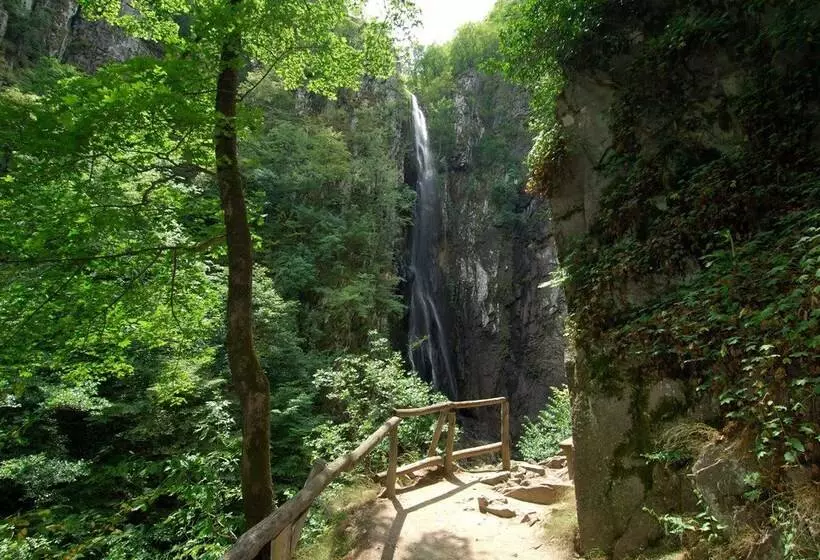 Hotelli To Archontiko Guesthouse Villa