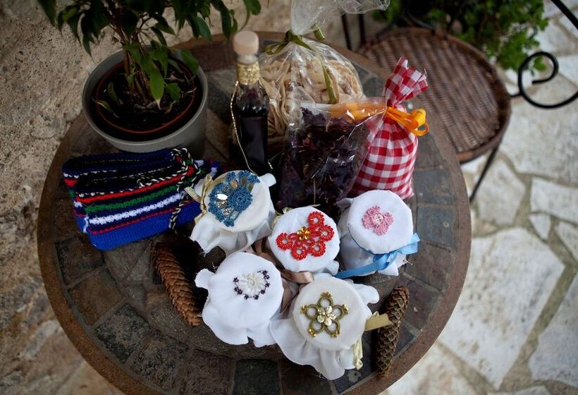 ホテル To Archontiko Guesthouse Villa