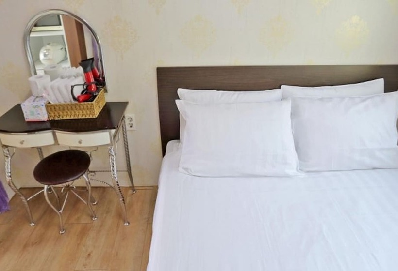 Namhae Eunbit Bada Pension