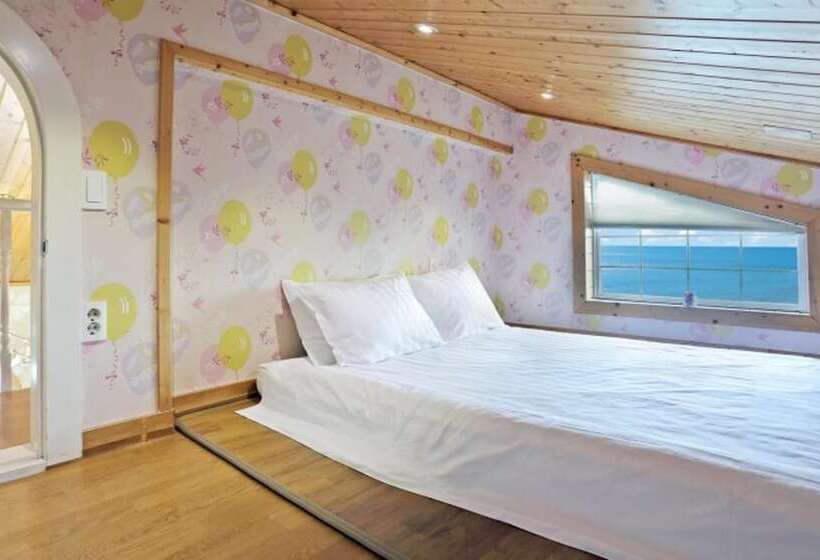 Namhae Eunbit Bada Pension