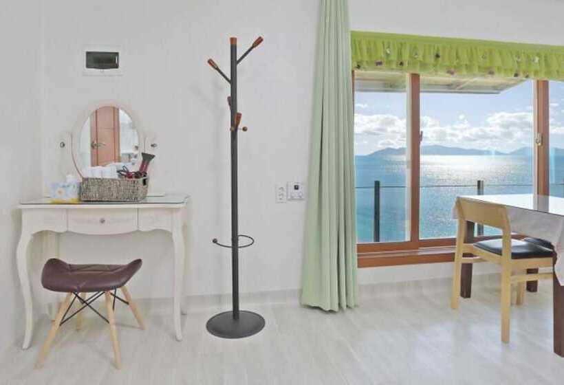 Namhae Eunbit Bada Pension