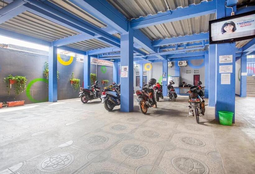 בית מלון כפרי Collection O Tunas Plaza Residence