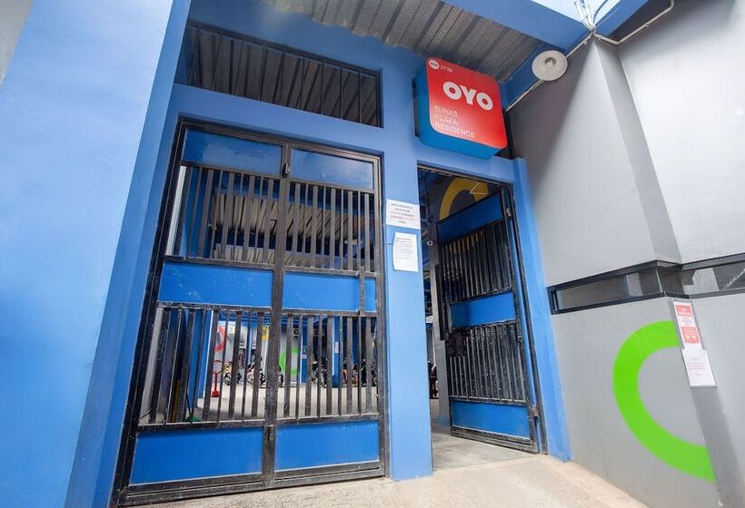 בית מלון כפרי Collection O Tunas Plaza Residence