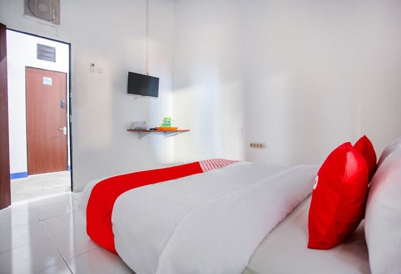 בית מלון כפרי Collection O Tunas Plaza Residence