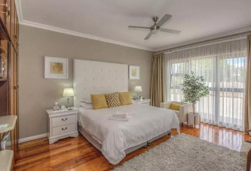 Hotelli Cashmere Suites