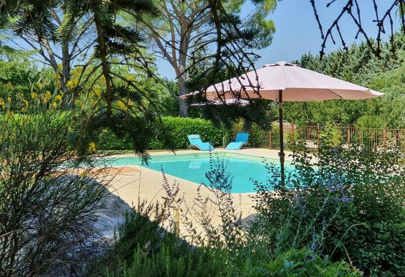 Отель Les Demeures Du Clos