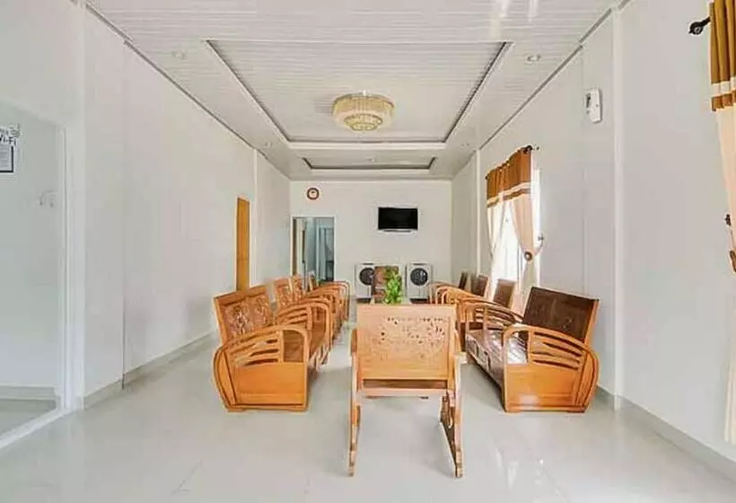 هتل Reddoorz Near Palembang Airport 2