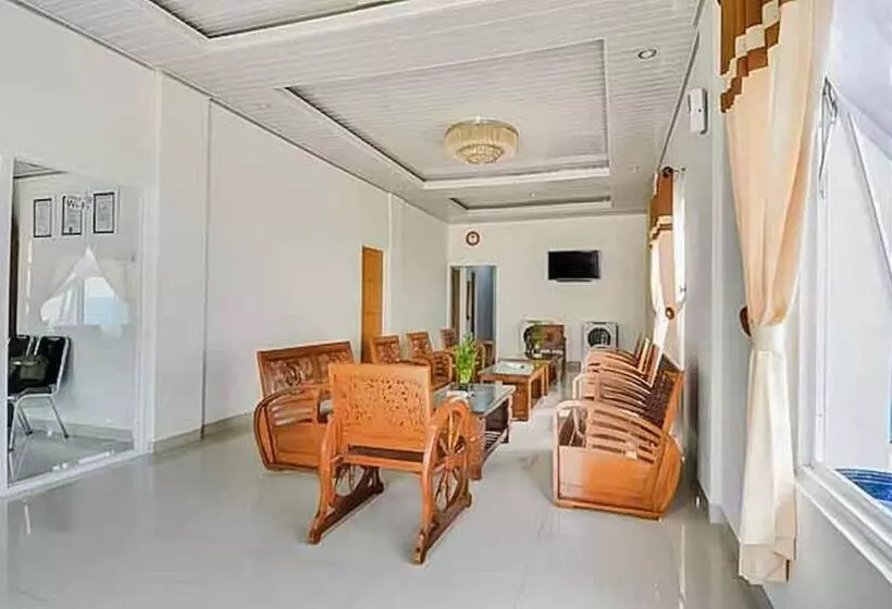 هتل Reddoorz Near Palembang Airport 2