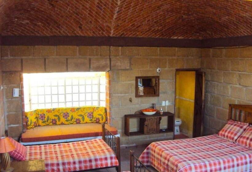 Отель Bungalows Tequisquiapan