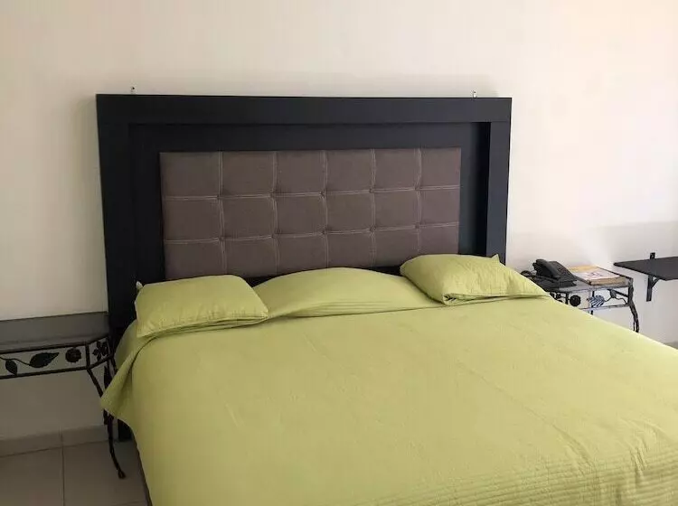 ホテル Las Brisas Tepic