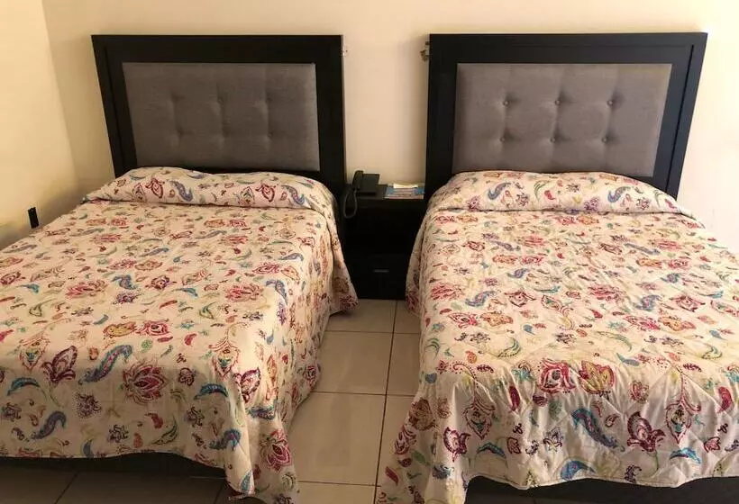 ホテル Las Brisas Tepic